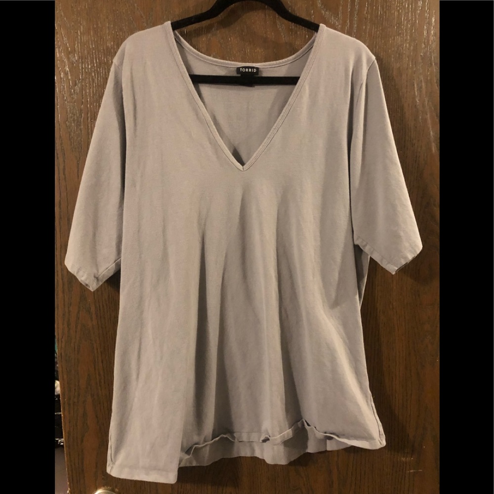 Torrid Half Sleeve Size 4 Shirt